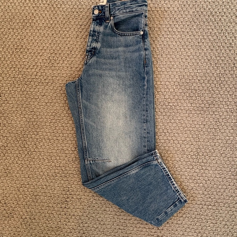 Madewell The Darted Barrel Leg Jean in Dobbins Wash. Size: 24. New!!